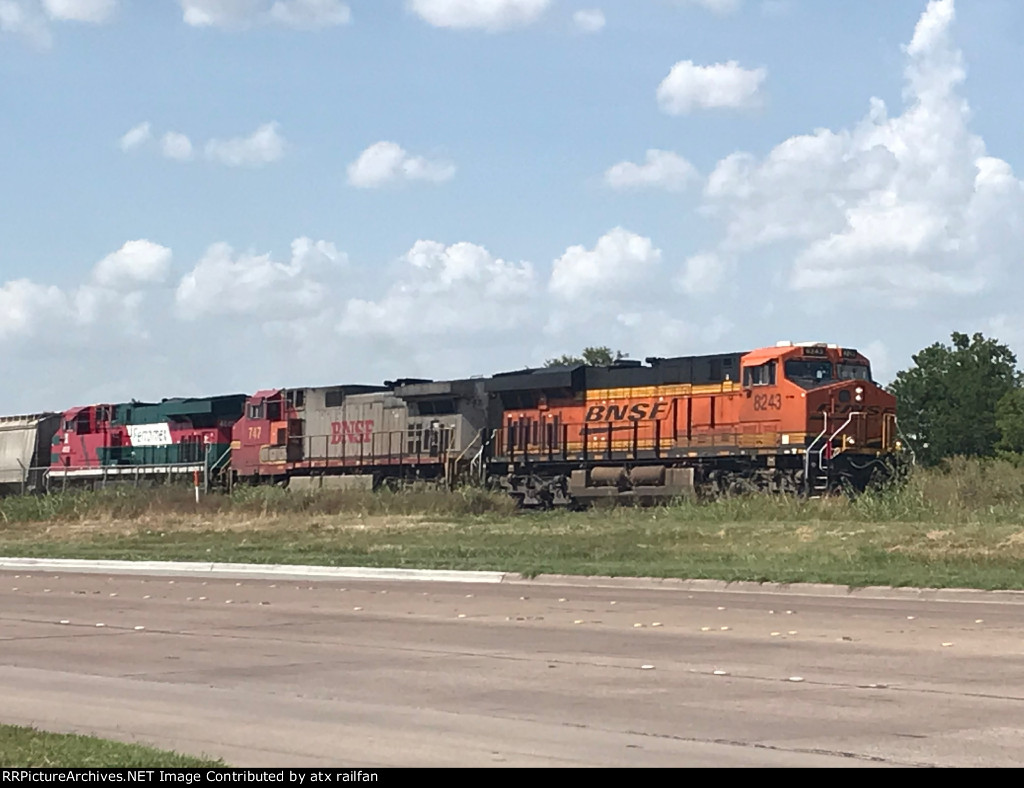 BNSF 8243